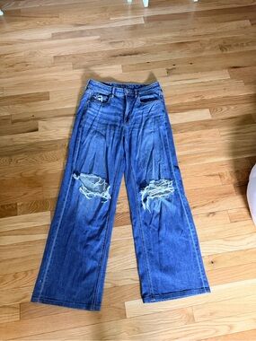 American Eagle Outfitters High-Rise Wide-Leg Ripped Jeans Size 6